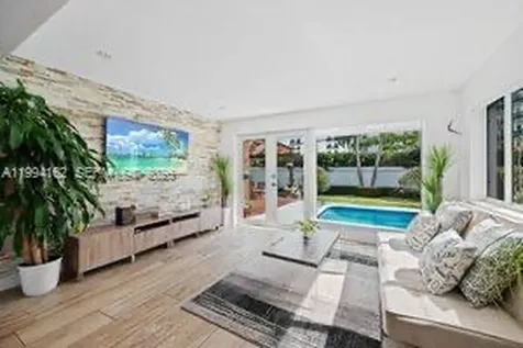 3551 E Glencoe Street Miami FL 33133