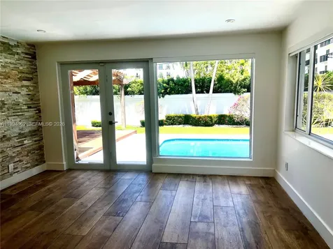 3551 E Glencoe Street Miami FL 33133