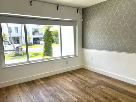 3551 E Glencoe Street Miami FL 33133