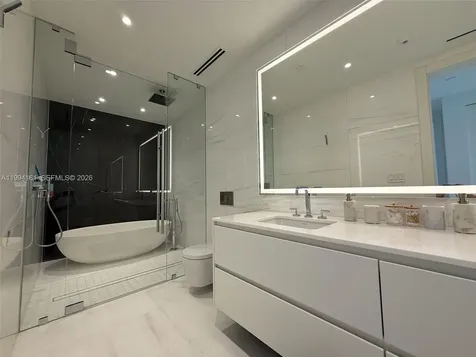 300 Biscayne Boulevard Way Miami FL 33131