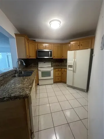10245 NW 9th Street Circle Miami FL 33172