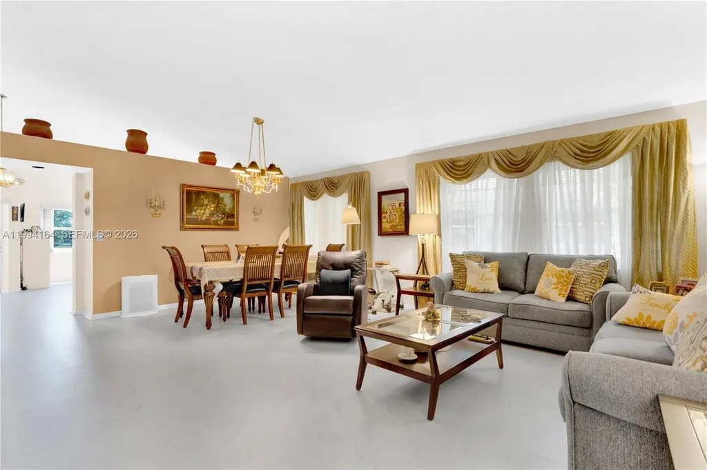 11184 Sangria Court Boca Raton FL 33498