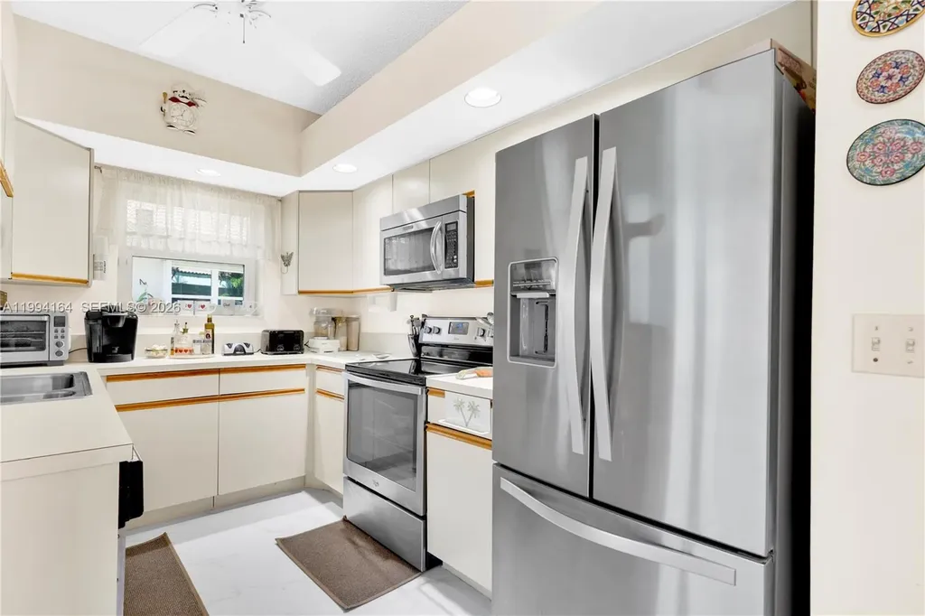 11184 Sangria Court Boca Raton FL 33498