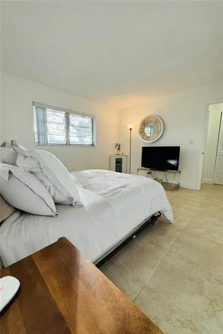 1551 N 12th Court Hollywood FL 33019
