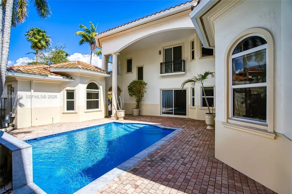 920 Captiva Drive Hollywood FL 33019