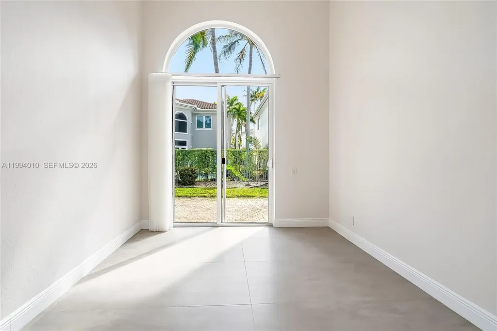 920 Captiva Drive Hollywood FL 33019