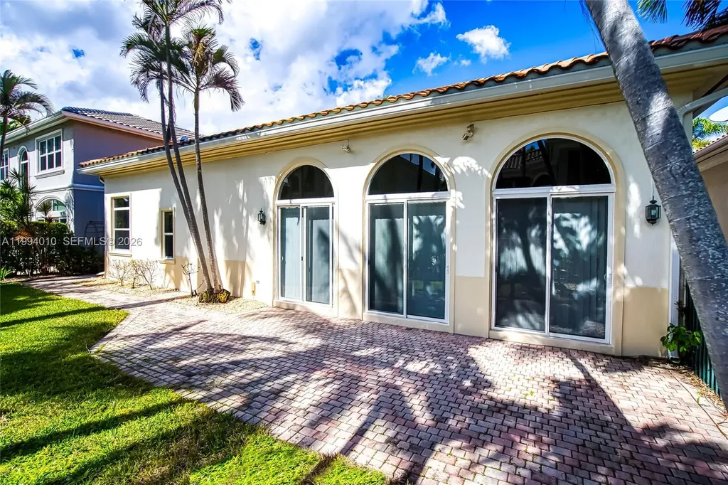920 Captiva Drive Hollywood FL 33019