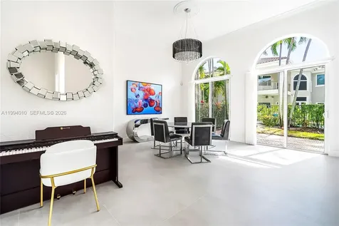920 Captiva Drive Hollywood FL 33019