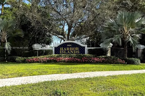 920 Captiva Drive Hollywood FL 33019
