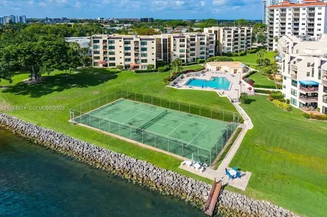 364 Golfview Road North Palm Beach FL 33408