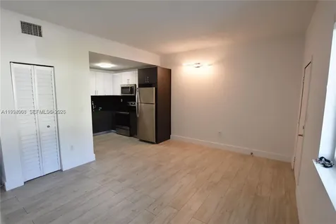 835 SW 8th Avenue Miami FL 33130