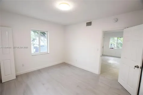 835 SW 8th Avenue Miami FL 33130