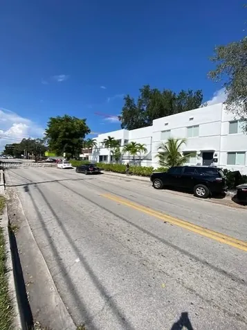 835 SW 8th Avenue Miami FL 33130
