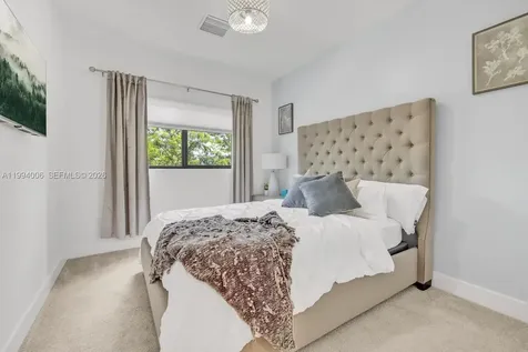 4444 NW 8th Court Plantation FL 33317