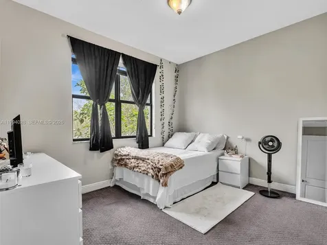 20973 NW 1st Drive Pembroke Pines FL 33029