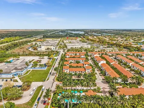 20973 NW 1st Drive Pembroke Pines FL 33029