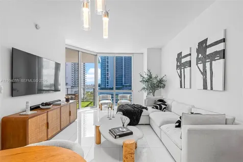 851 NE 1st Avenue Miami FL 33132