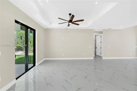 2102 E 13th Street Lehigh Acres FL 33972