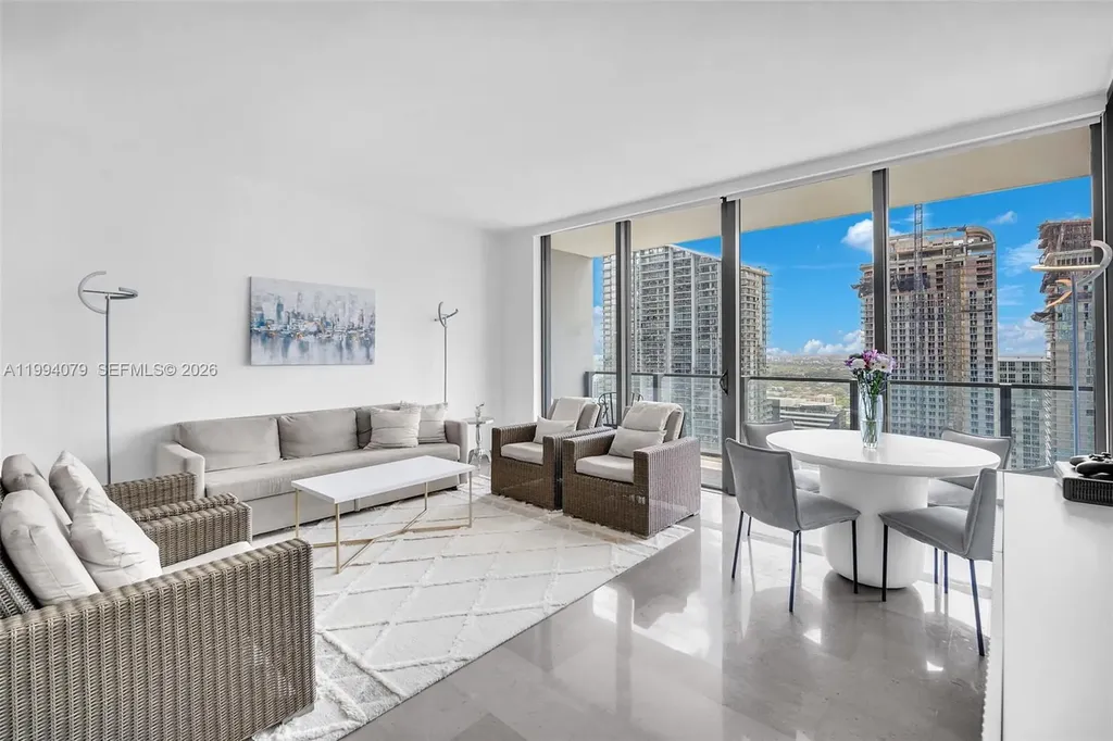 68 SE 6th Street Miami FL 33131