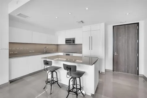 68 SE 6th Street Miami FL 33131