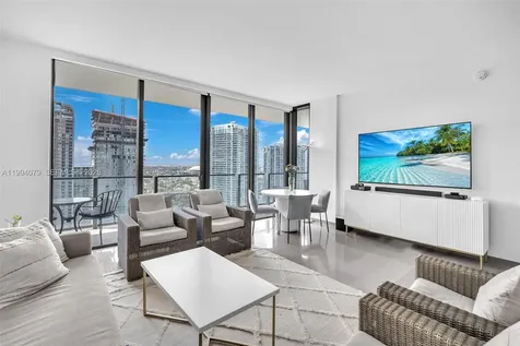 68 SE 6th Street Miami FL 33131