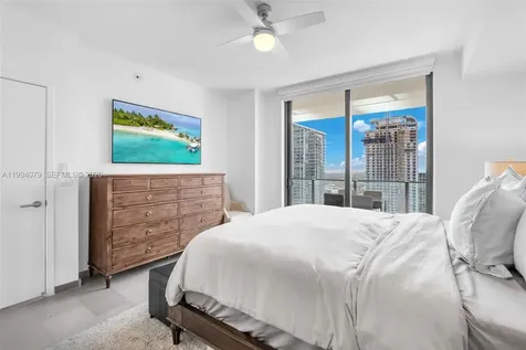 68 SE 6th Street Miami FL 33131