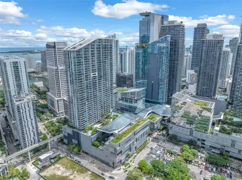 68 SE 6th Street Miami FL 33131