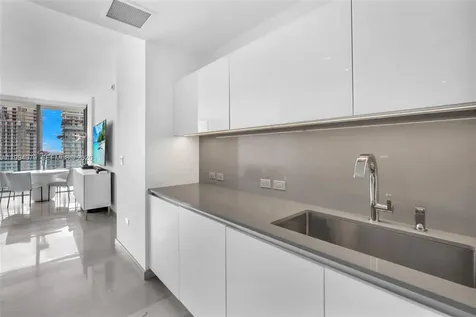 68 SE 6th Street Miami FL 33131