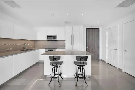 68 SE 6th Street Miami FL 33131