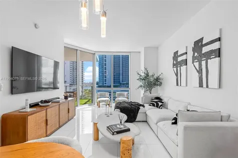 851 NE 1st Avenue Miami FL 33132