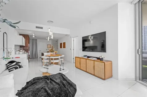 851 NE 1st Avenue Miami FL 33132