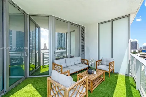 851 NE 1st Avenue Miami FL 33132