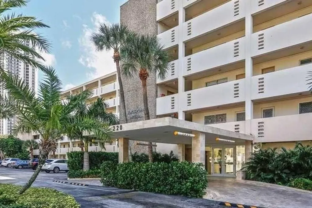 220 Kings Point Drive Sunny Isles Beach FL 33160
