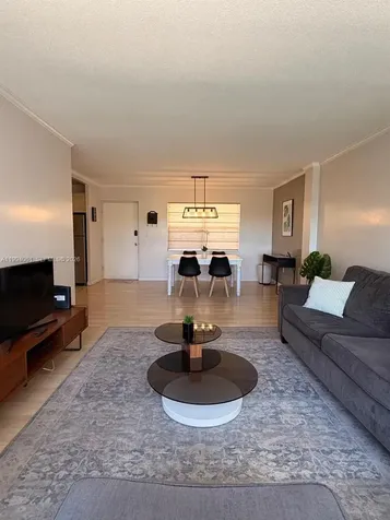 220 Kings Point Drive Sunny Isles Beach FL 33160