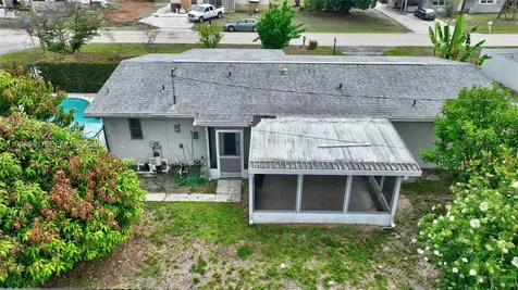 25 N Maples Street Lehigh Acres FL 33936