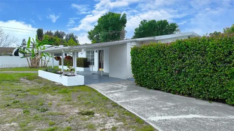 25 N Maples Street Lehigh Acres FL 33936