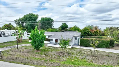 25 N Maples Street Lehigh Acres FL 33936