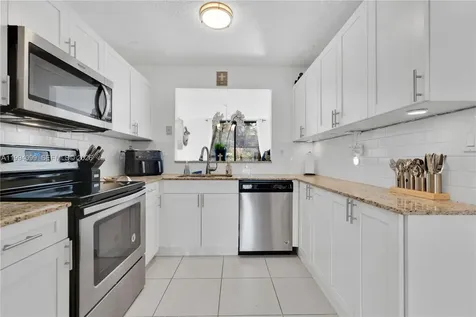 10003 Costa Del Sol Boulevard Doral FL 33178
