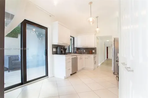 524 Village Lake Drive Weston FL 33326
