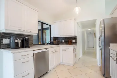 524 Village Lake Drive Weston FL 33326