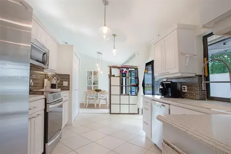 524 Village Lake Drive Weston FL 33326