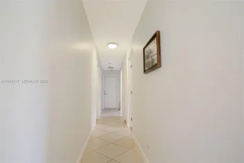 524 Village Lake Drive Weston FL 33326