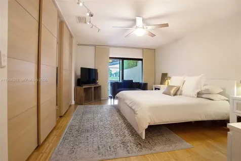 524 Village Lake Drive Weston FL 33326