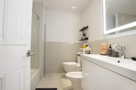 524 Village Lake Drive Weston FL 33326