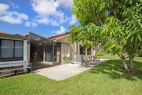 524 Village Lake Drive Weston FL 33326