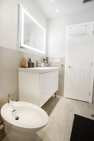 524 Village Lake Drive Weston FL 33326