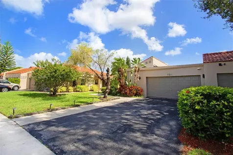 524 Village Lake Drive Weston FL 33326
