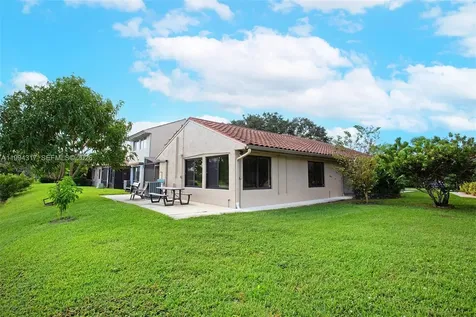 524 Village Lake Drive Weston FL 33326