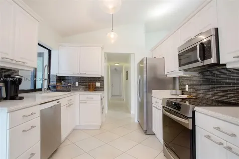 524 Village Lake Drive Weston FL 33326