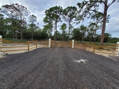 610 S Quebrada Street Clewiston FL 33440